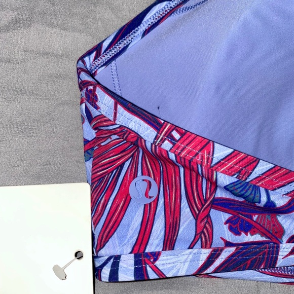 ✰ Lululemon See the Sea Swim Top/Sports Bra ✰ - Picture 4 of 9